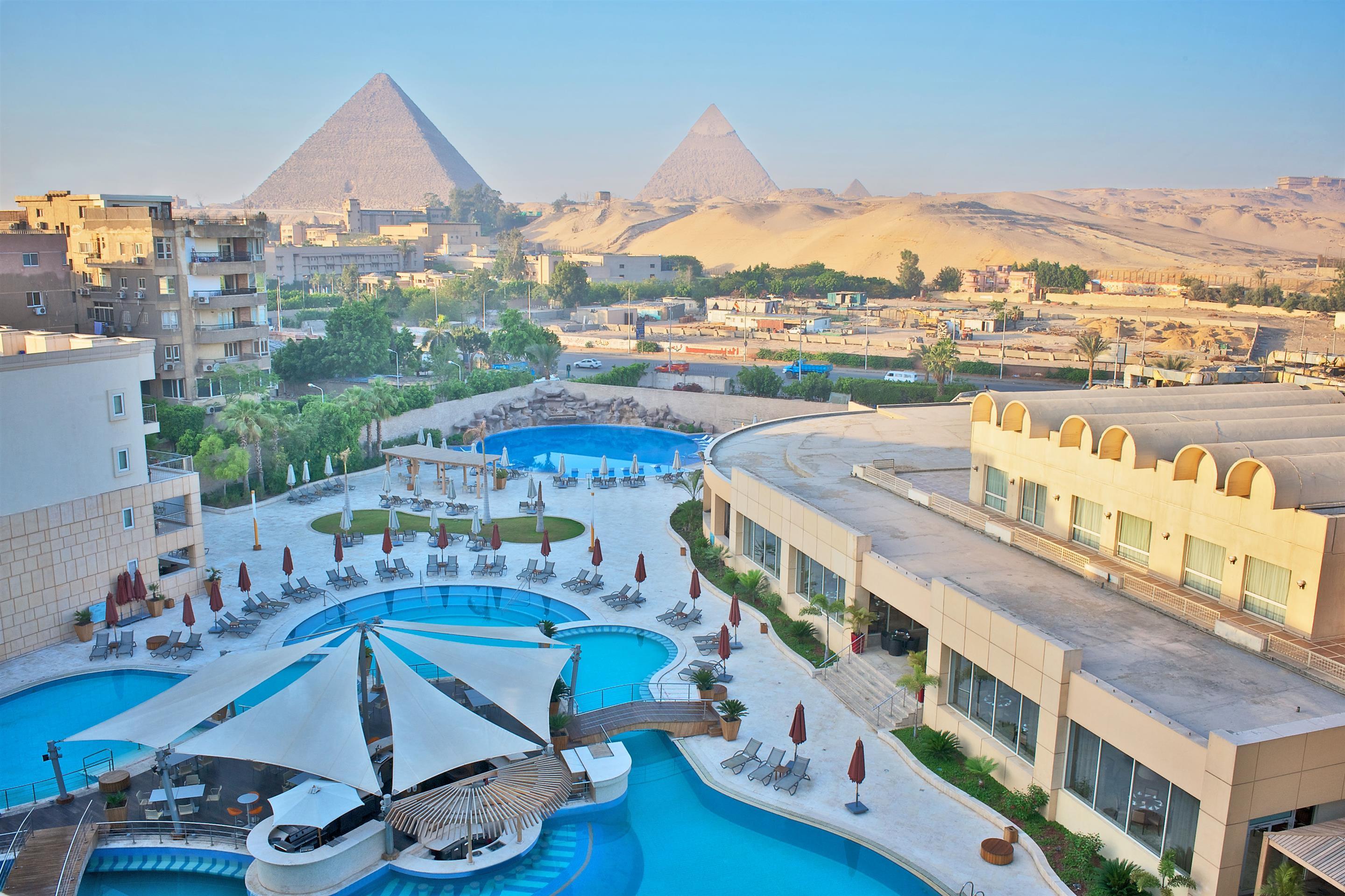 Le Meridien Pyramids Hotel & Spa Giza Экстерьер фото