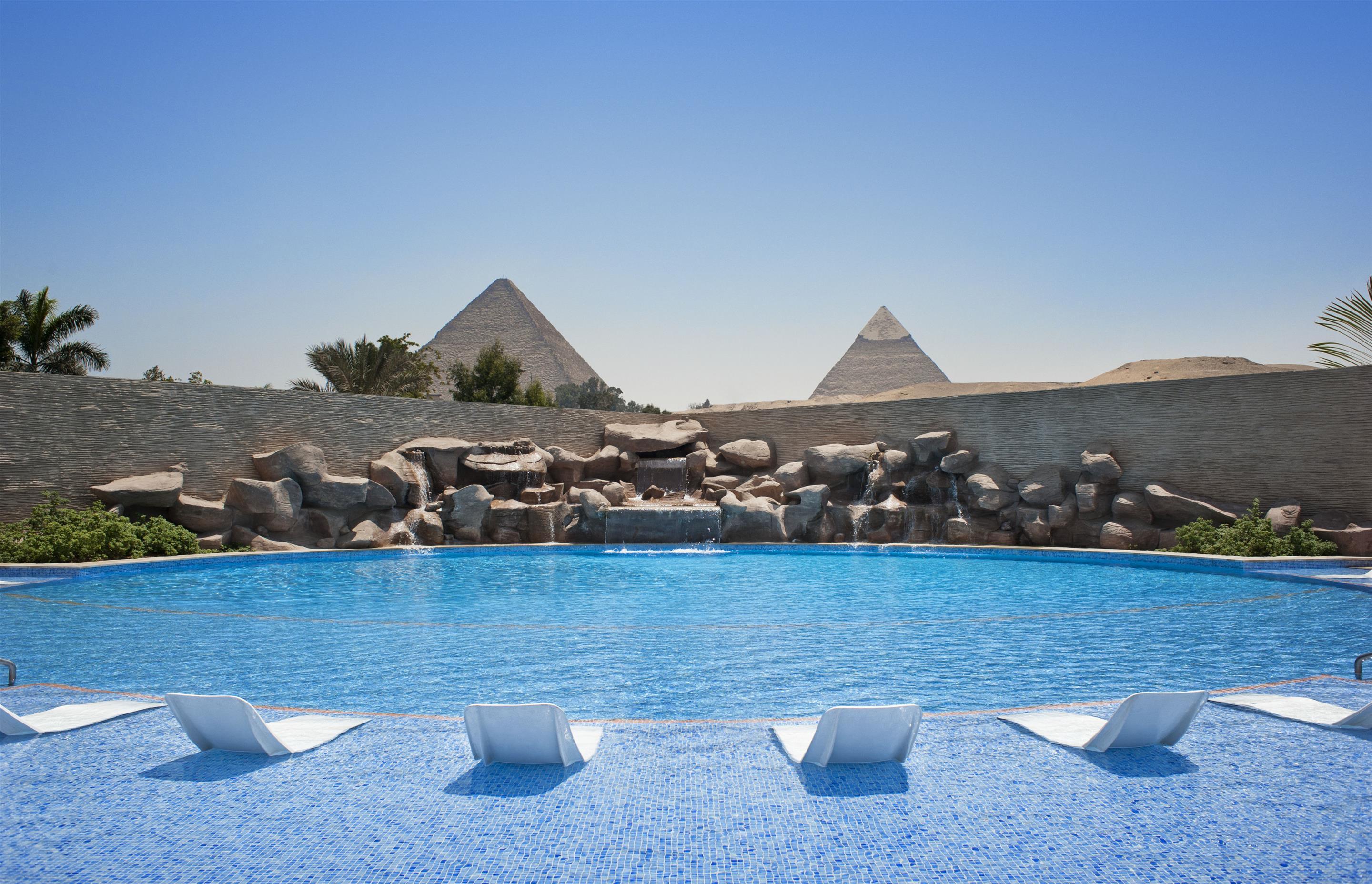 Le Meridien Pyramids Hotel & Spa Giza Экстерьер фото