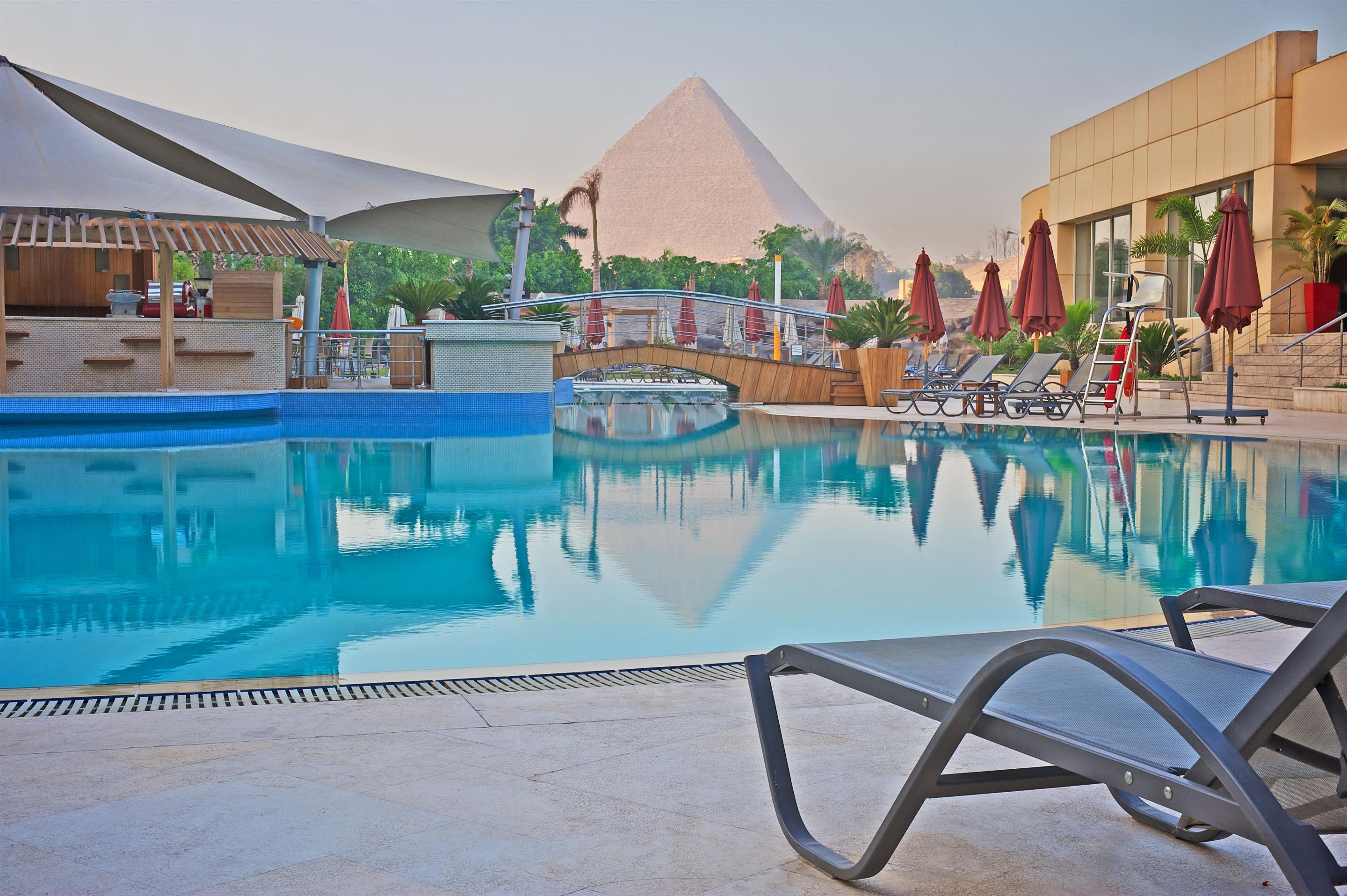 Le Meridien Pyramids Hotel & Spa Giza Экстерьер фото