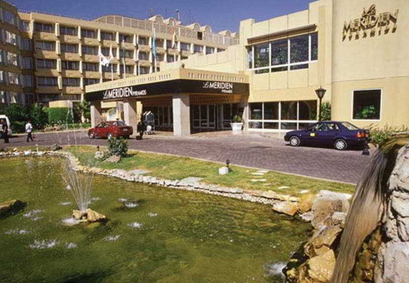 Le Meridien Pyramids Hotel & Spa Giza Экстерьер фото